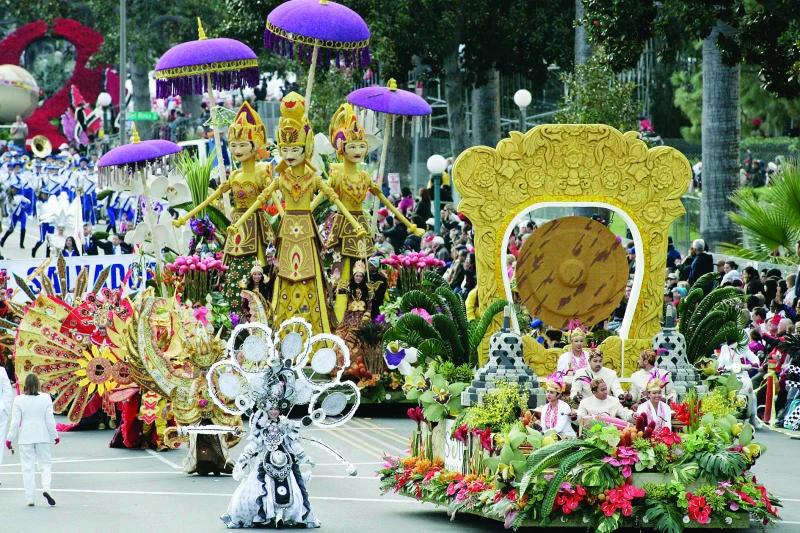 Heartwarming moments defy chill at annual Rose Parade