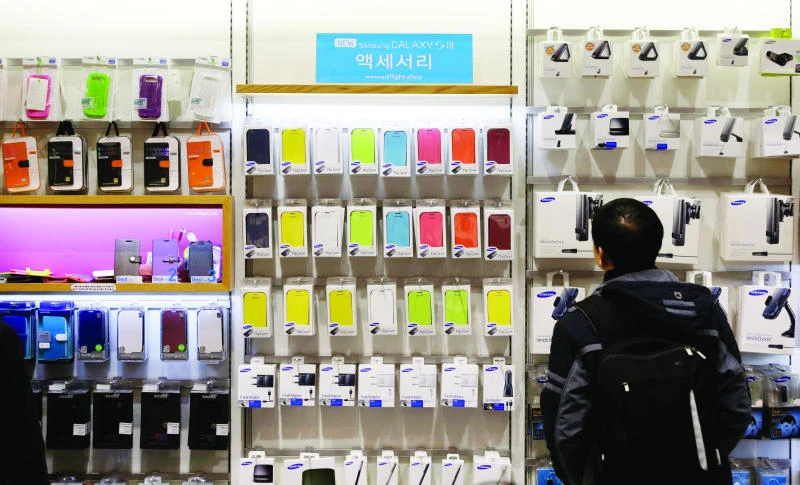 Samsung sells 500 handsets a minute
