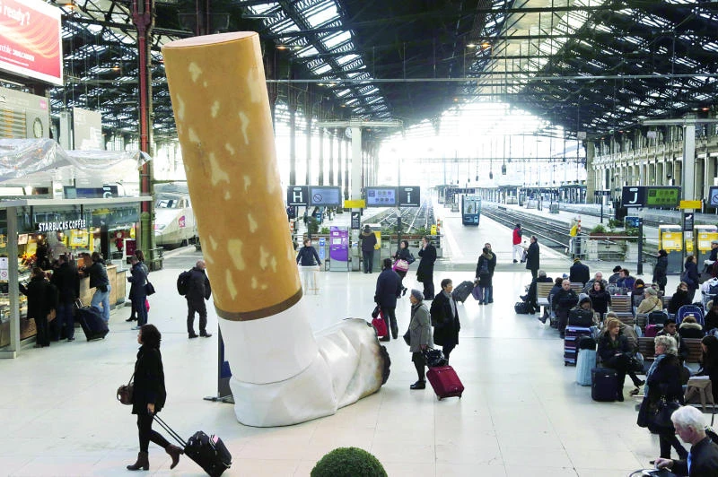 Getting pushy Parisians to mend their manners