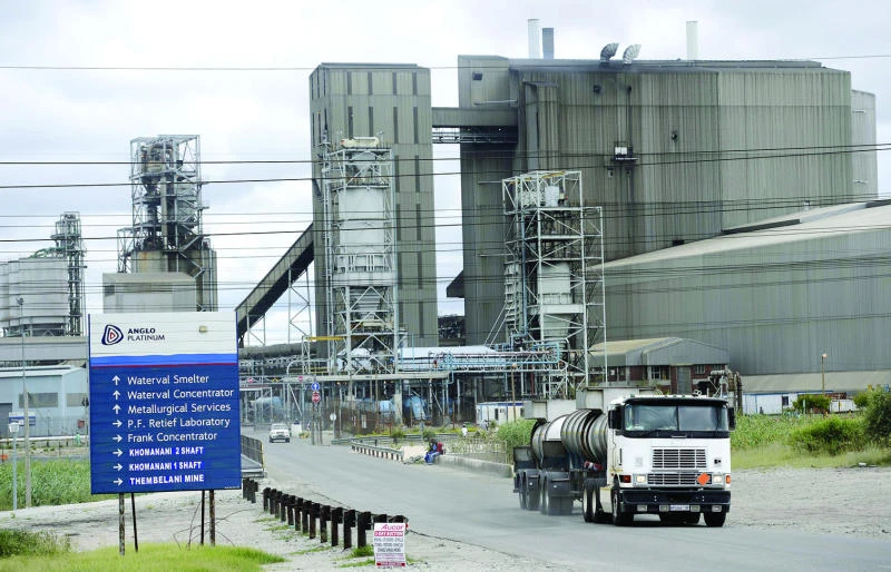 Workers down tools at Amplats