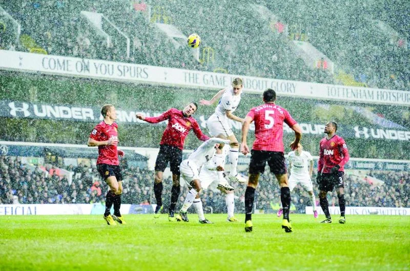 Dempsey’s late show gives Man United frostbite