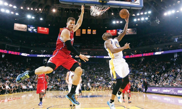 Warriors use late run to beat Clippers