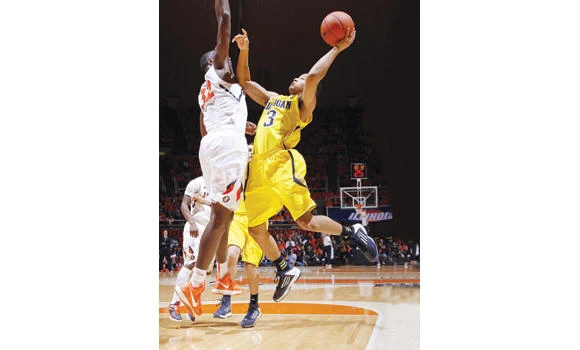 Michigan makes case for No. 1 after victory at Illinois