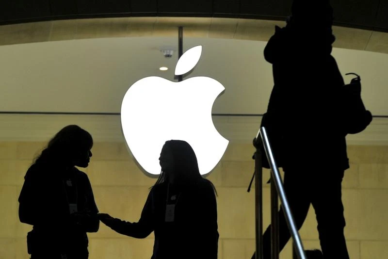 In Asia’s trend-setting cities, iPhone fatigue sets in