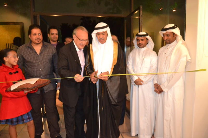 Syrian art show a ‘garden of flowers’
