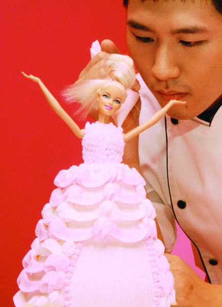 First Barbie-themed restaurant opens