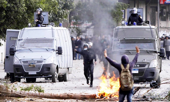 Mursi declares emergency after riot deaths