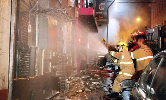 232 die in smoke, stampede in Brazil club fire