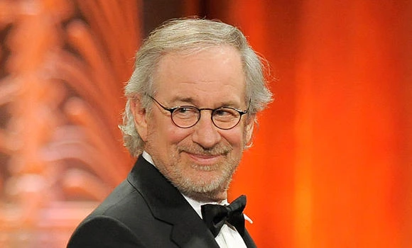 Spielberg postpones expensive sci-fi film "Robopocalypse"