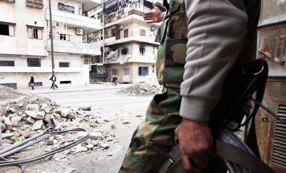 Syria tanks, warplanes pound Damascus region