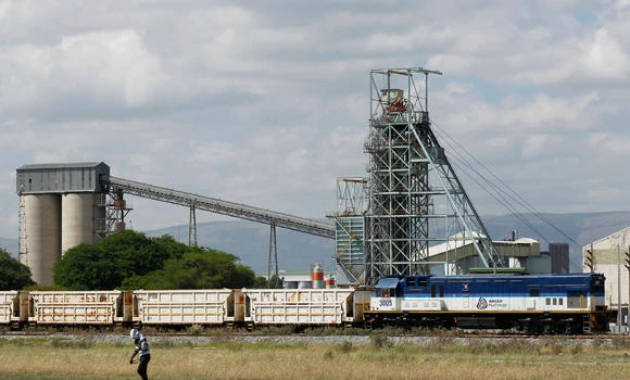 New wave of strikes may cripple S.Africa's mines