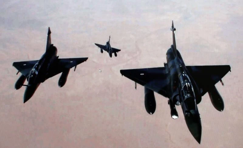 100 militants, French pilot killed Mali fighting