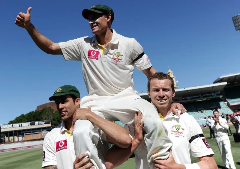 Hussey finishes on a high with Australia sweep