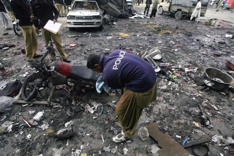 Bombings kill 115 people in Pakistan