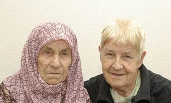 Bosnian sisters re unite after 72 years