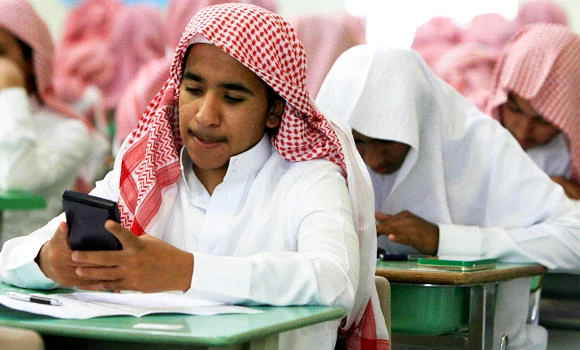 Govt study to find ways to lower student numbers in classroom