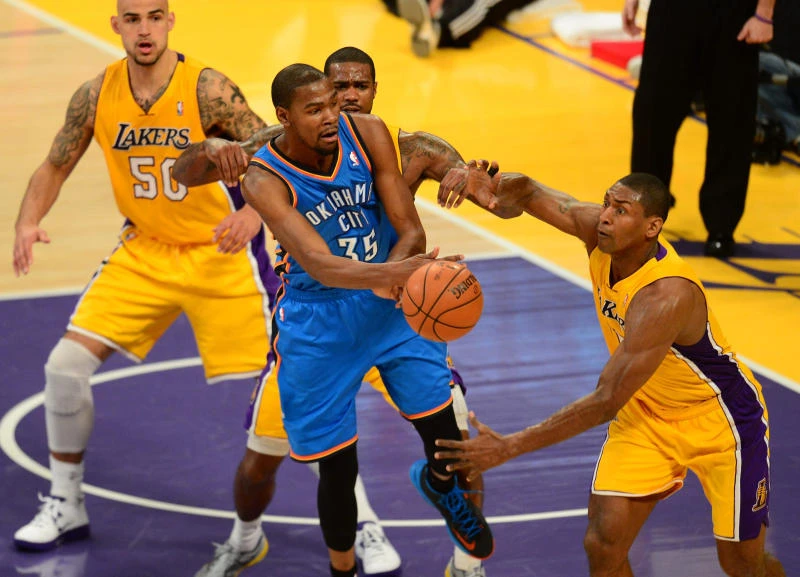 Thunder rolls over short-handed Lakers