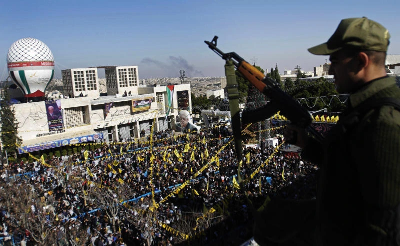 Nablus protesters criticize PM Fayad