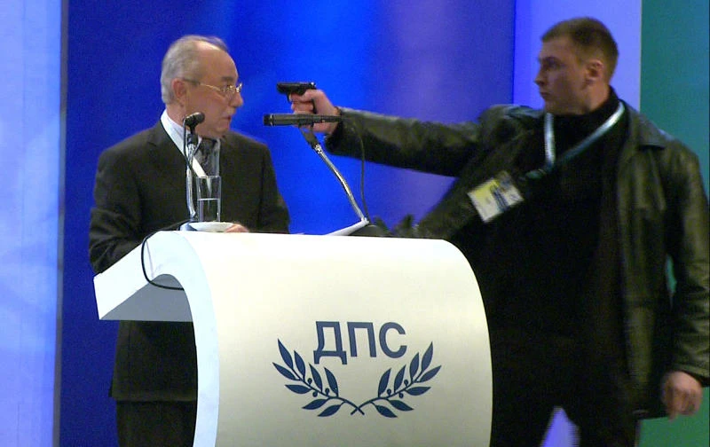 Man points gun at party leader in Bulgaria