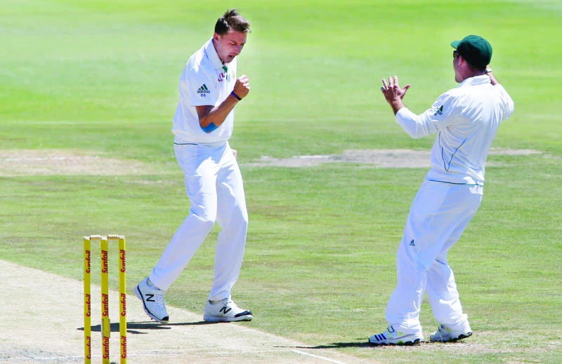 South Africa in control as Pakistan crashes