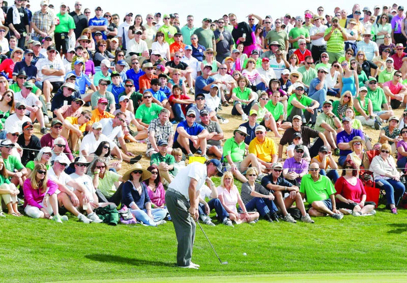 Mickelson has fans rocking at Phoenix Open