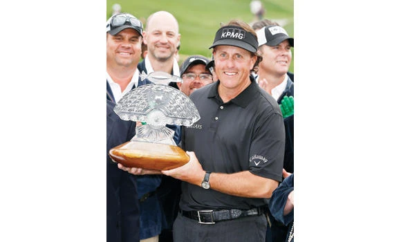 Mickelson wraps up victory at Phoenix Open