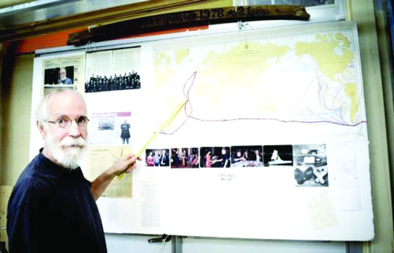Swedish pensioner to cross globe in 10-foot boat