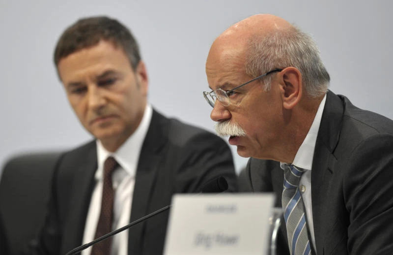Daimler expects flat earnings this year