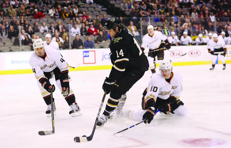 Early PP goals spark Stars to 3-1 win over Ducks
