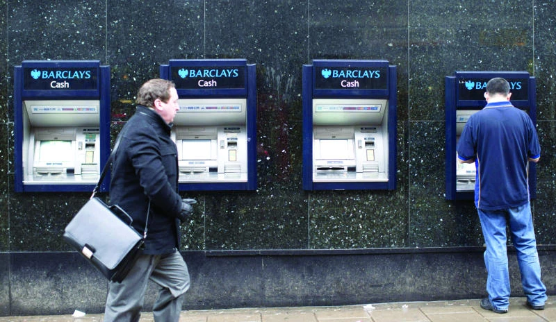 Barclays pledges fresh course, axes 3,700 jobs