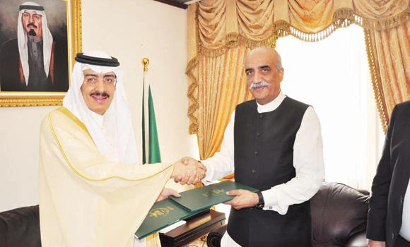 Pakistan minister signs annual Haj agreement with Saudi counterpart