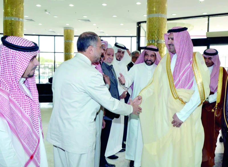 Prince Faisal signs Madinah development contracts