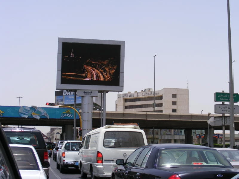 Advertisement industry struggles to mature despite booming market