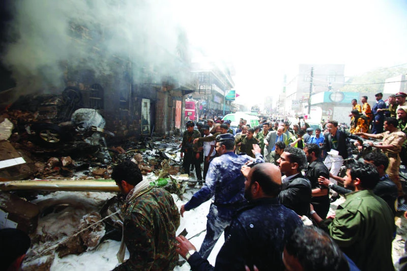 12 die as warplane crashes in Sanaa