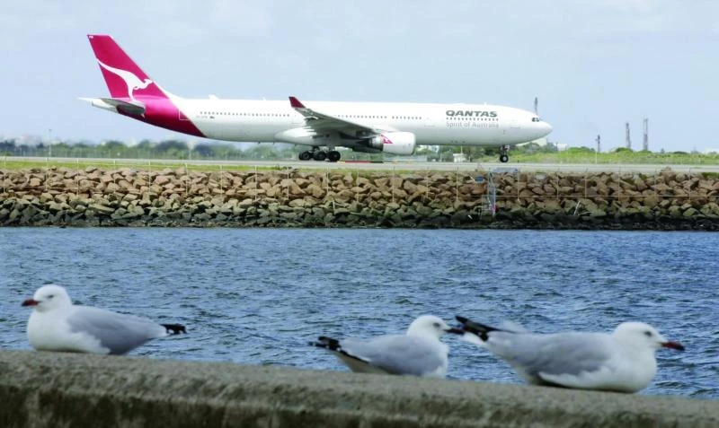 Qantas profit climbs on Dreamliner cashback