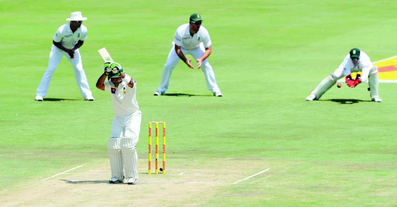 Abbott wrecks Pakistan at Centurion