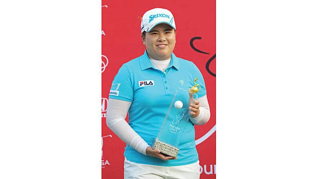 Inbee Park snares win as Ariya collapses