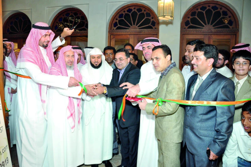 Imam of Grand Mosque attends Indian food fest
