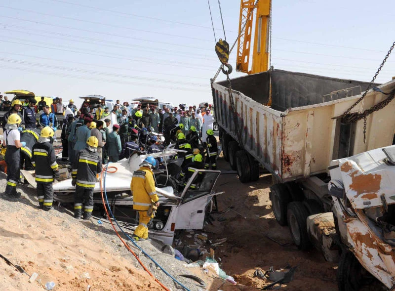 Highway crash kills at least 22 Asian workers in UAE