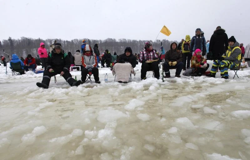 Thousands seek 50,000-euro jackpot in Estonia fishing test