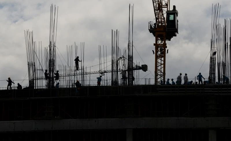 Service industries spur Philippines