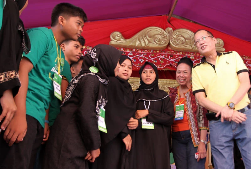 Philippine president sees final pact with MILF soon