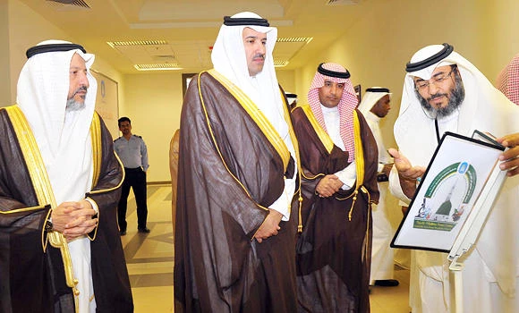 Madinah governor visits Taibah University