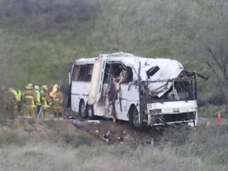 3 generations killed in California tour bus crash
