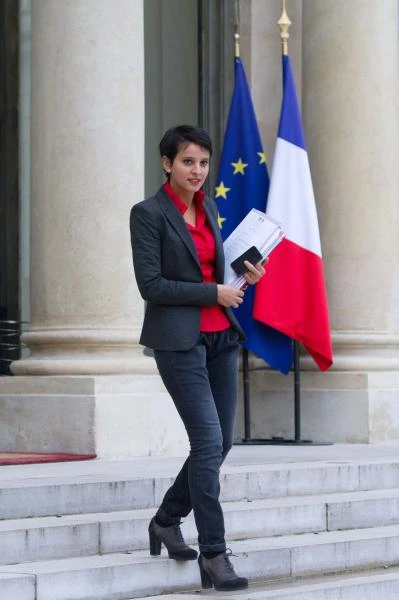 Paris women finally allowed to wear trousers