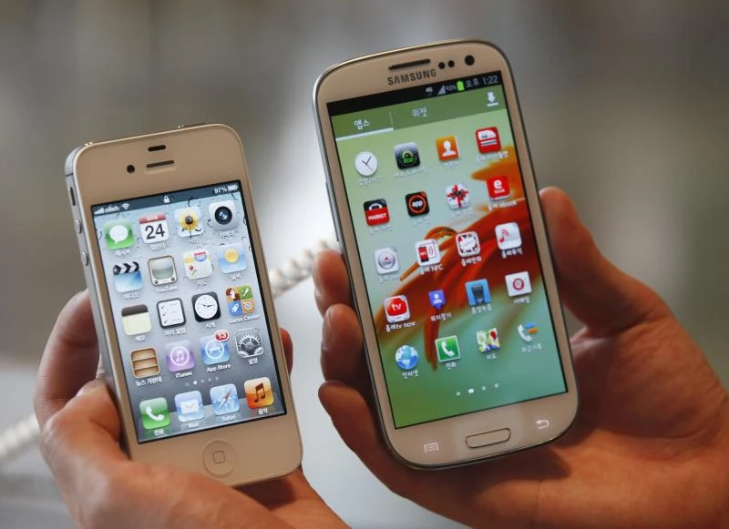 Worldwide mobile phone sales fell in 2012: research group