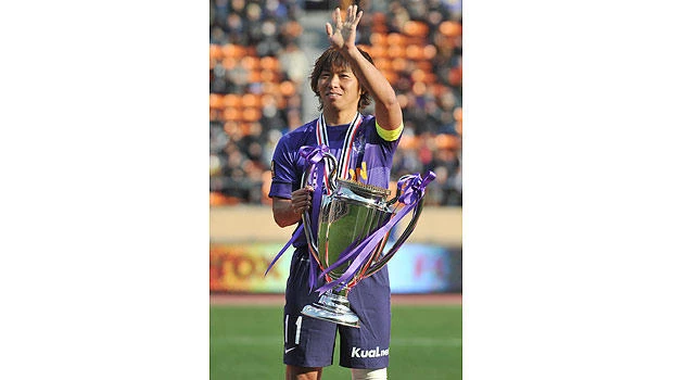 Sato stunner seals Super Cup for Hiroshima