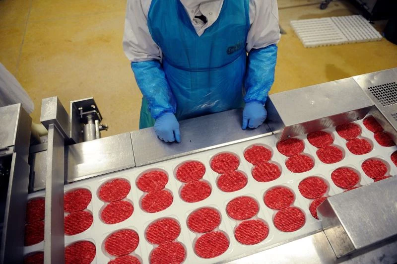 Horsemeat scandal spreads as French retailers pull foods