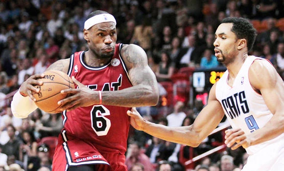 LeBron’s hot shooting lifts Heat past Bobcats