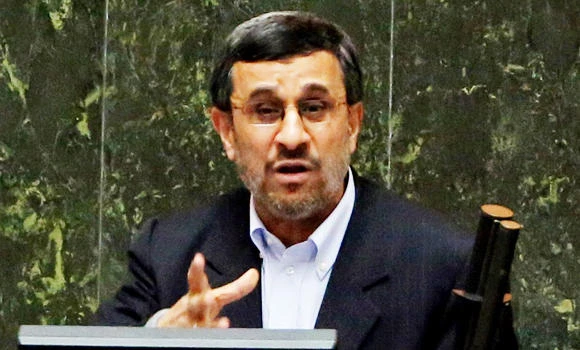 Syria tops talks as Ahmadinejad in historic Egypt visit